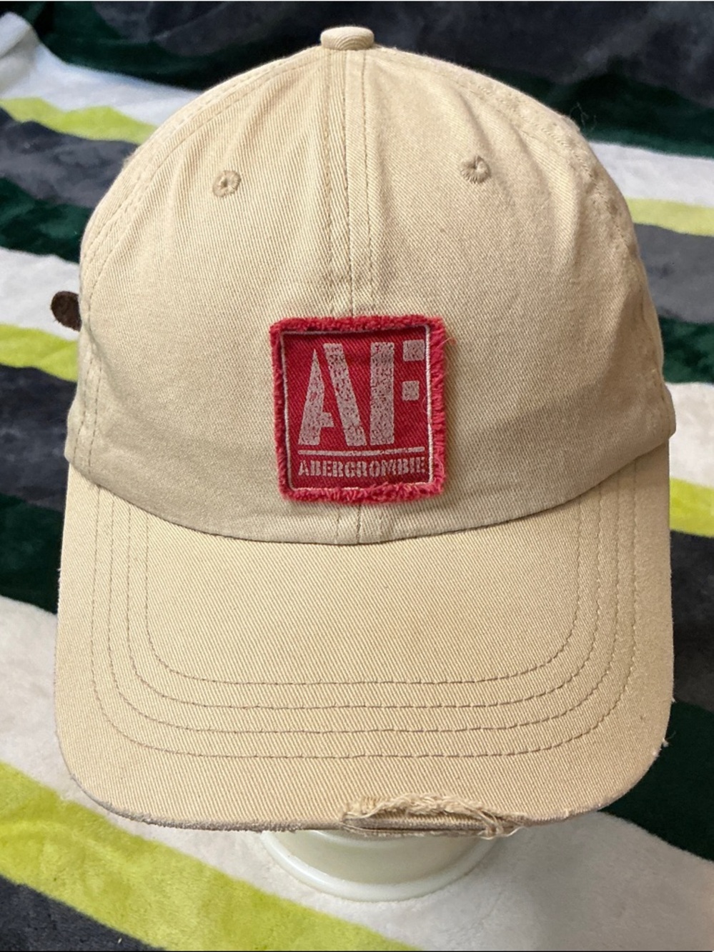 Abercrombie Beige Baseball Cap with Red Patch - Picture 6 of 11